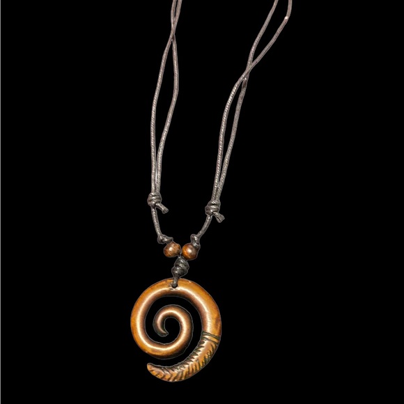 Design Spiral Helix 
Pendant Necklace Amulet
Tribal bohemian Fashion Jewelry - Picture 5 of 6